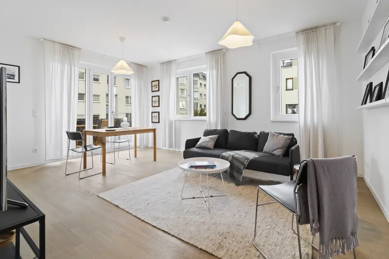 Newly built, fully furnished 2-room apartment with balcony — photo 1
